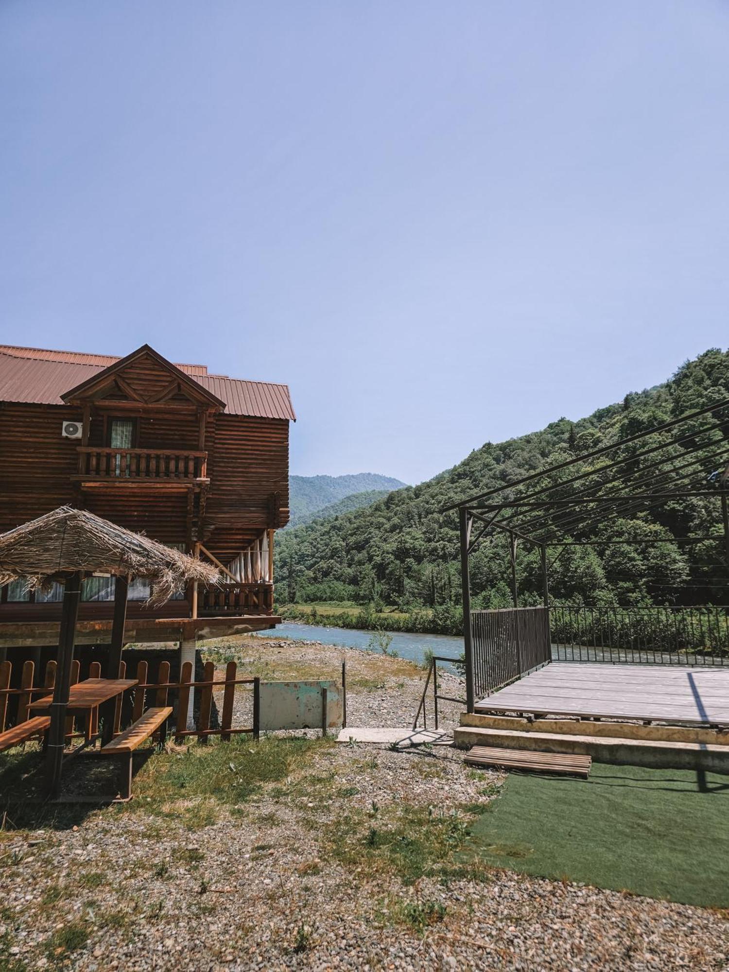Hotel Chveneburi Machakhlispiri エクステリア 写真